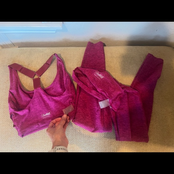Bombshell Sportswear Scrunch Leggings & Bra SET Fuchsia - XS / XXS [EUC, OO] - Picture 3 of 7